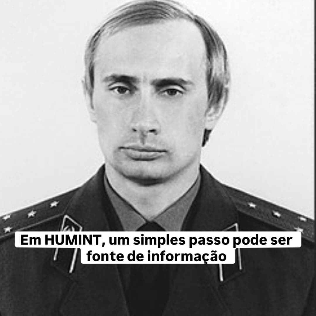 Você já percebeu que Vladimir Putin anda de forma peculiar?