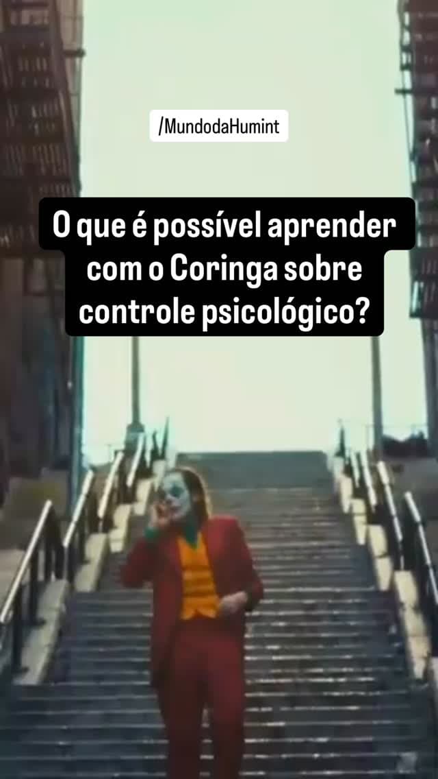 O Coringa nunca precisou de superpoderes para se tornar o vilão mais temido de Gotham. Sua verdadeira arma era a mente humana.